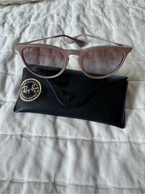 Ray-Ban Women's Matte Taupe Erika Pilot Gradient Sunglasses